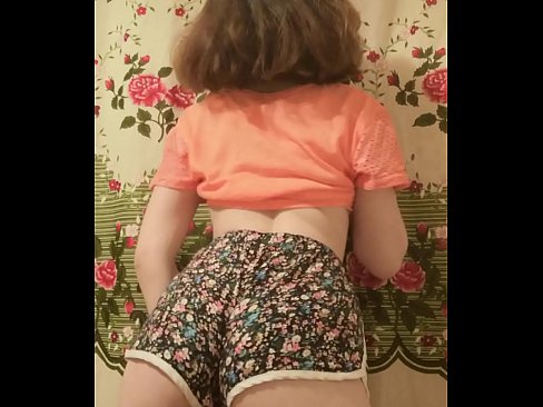 ❤️ Leanabh òg sexy a ’toirt dheth na shorts aice air a’ chamara ❤❌  Pornografach  aig porn gd.yespornpics-com.ru